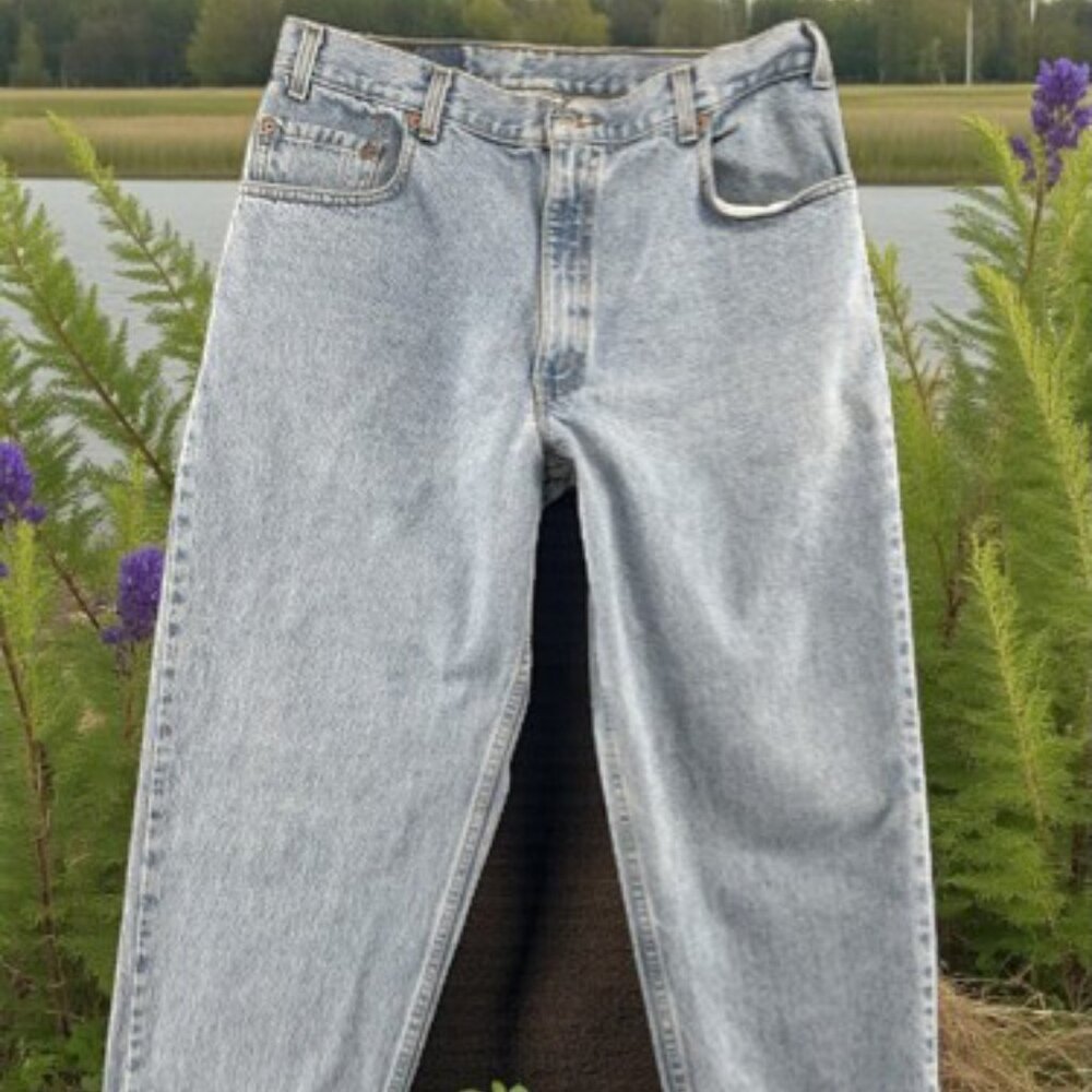 LEVI'S 560 - Men's Authentic Original Comfort Style Jeans 33 X 32 - Distressed